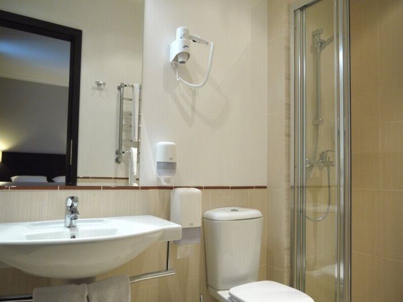 Reikartz Kharkiv Hotel Rum bild